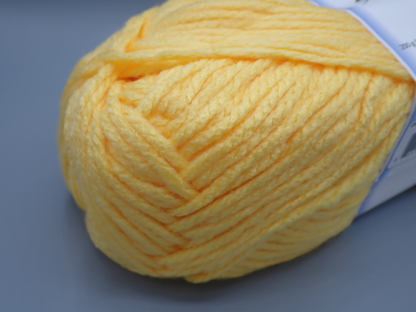 Cascade Yarns Anthem Chunky Bulky weight yarn Yellow