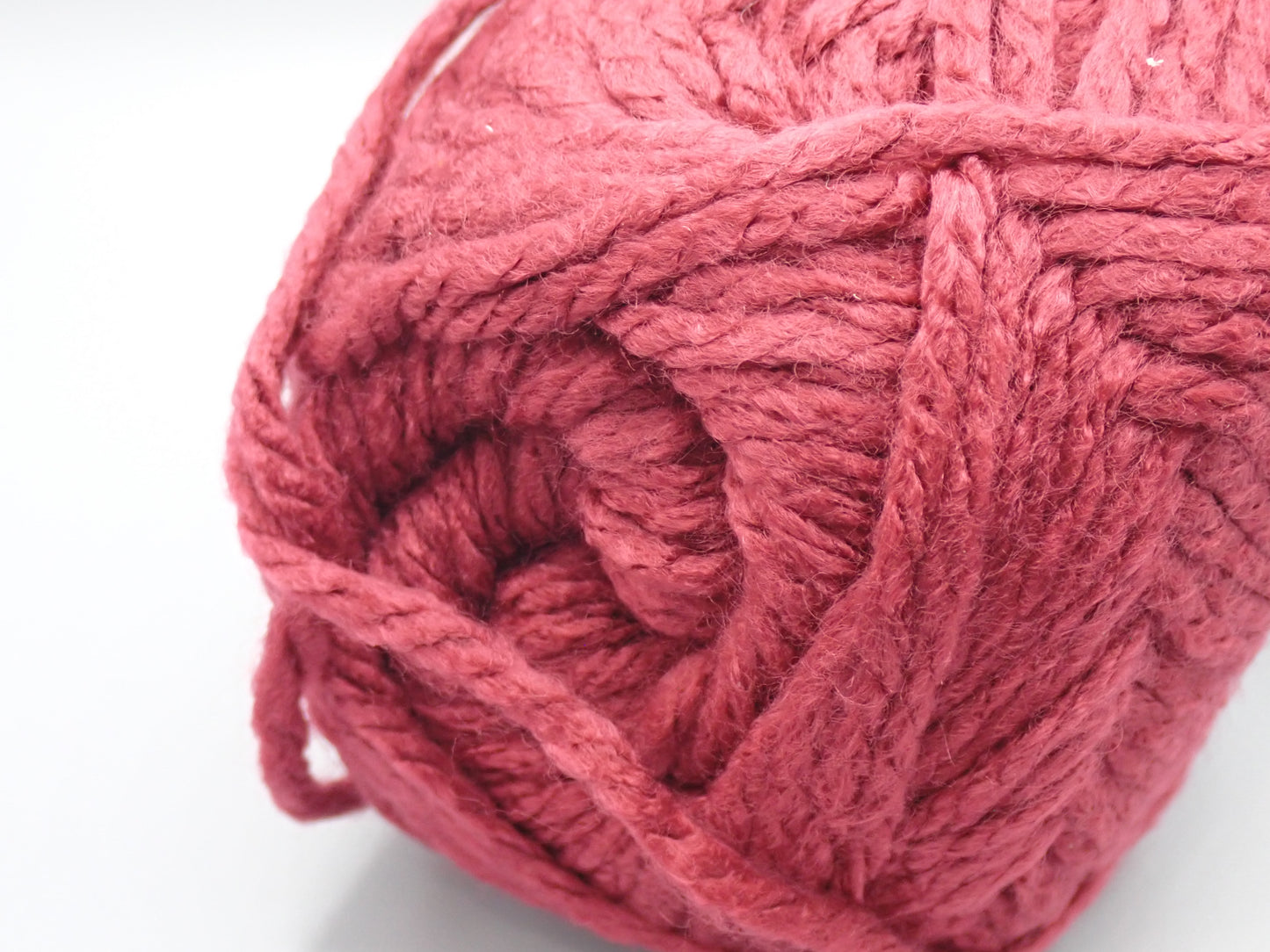 Cascade Yarns Anthem Chunky Bulky weight yarn Raspberry