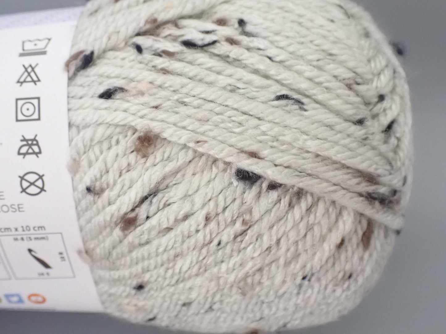 Lion Brand Yarns Worsted weight Basic Stitch Anti Pilling Almond Tweed