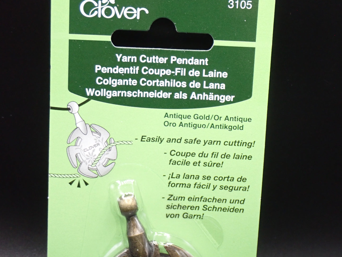 Clover Yarn Cutter Pendant in Antique Gold