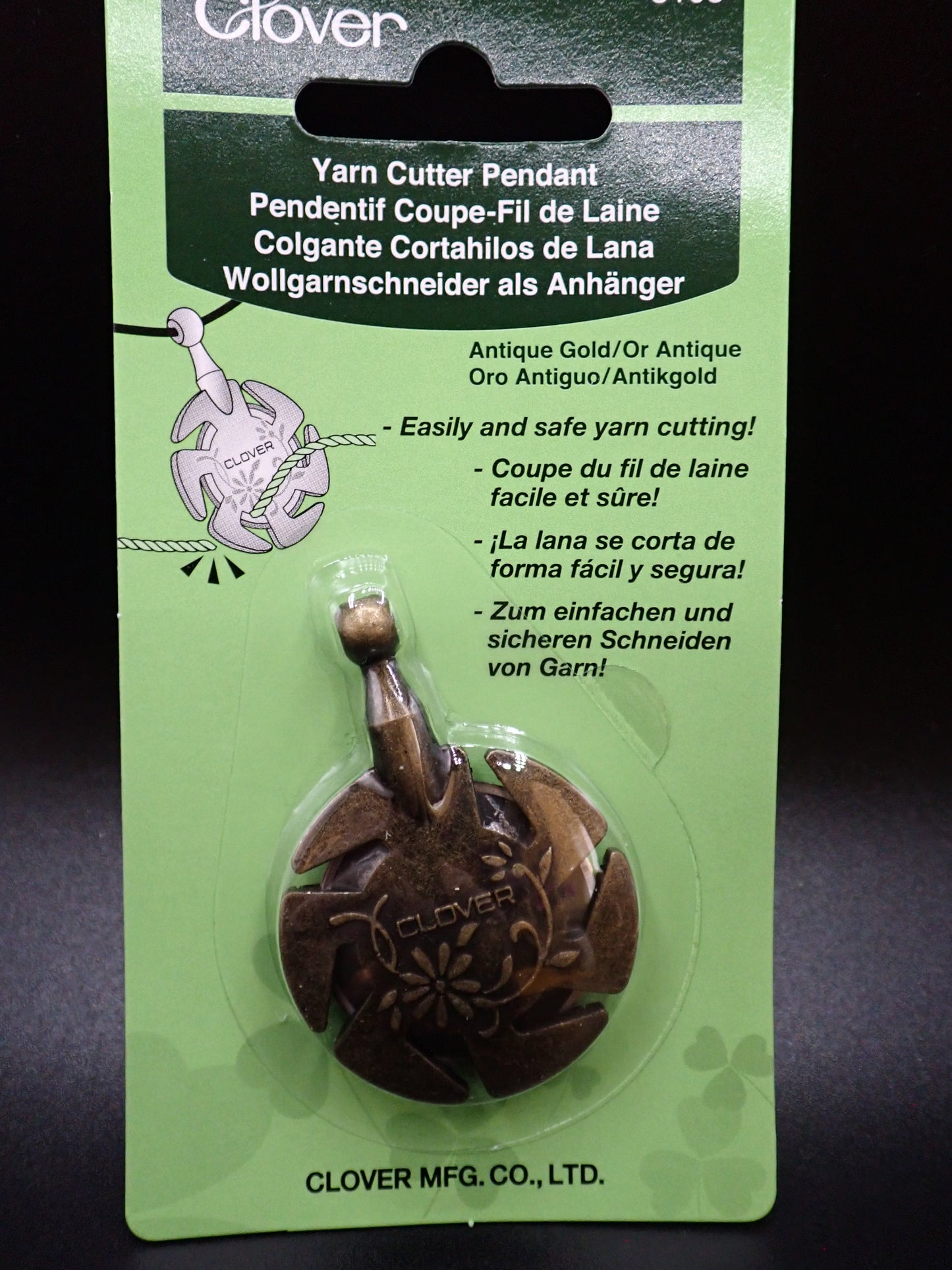 Clover Yarn Cutter Pendant in Antique Gold