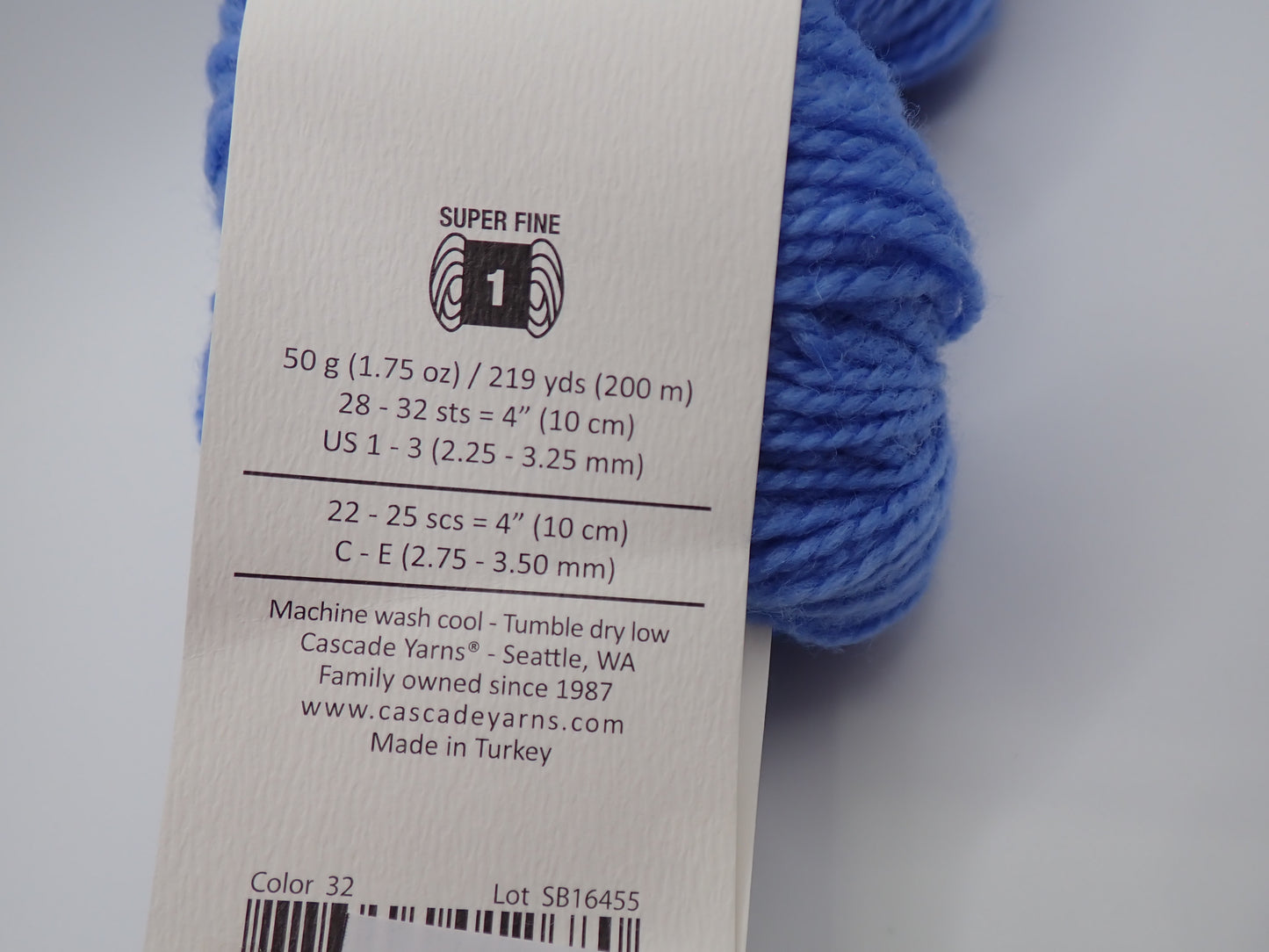 Cascade Yarns 220 Superwash Fingering weight Medium Blue