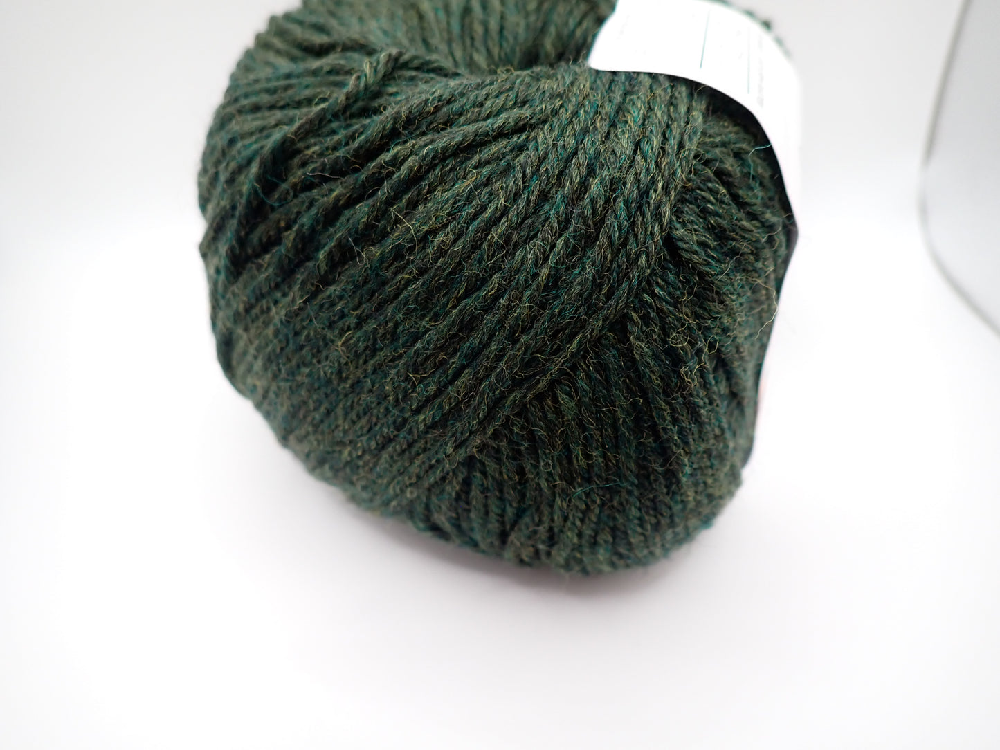 Cascade Yarns 220 Superwash DK weight Shire