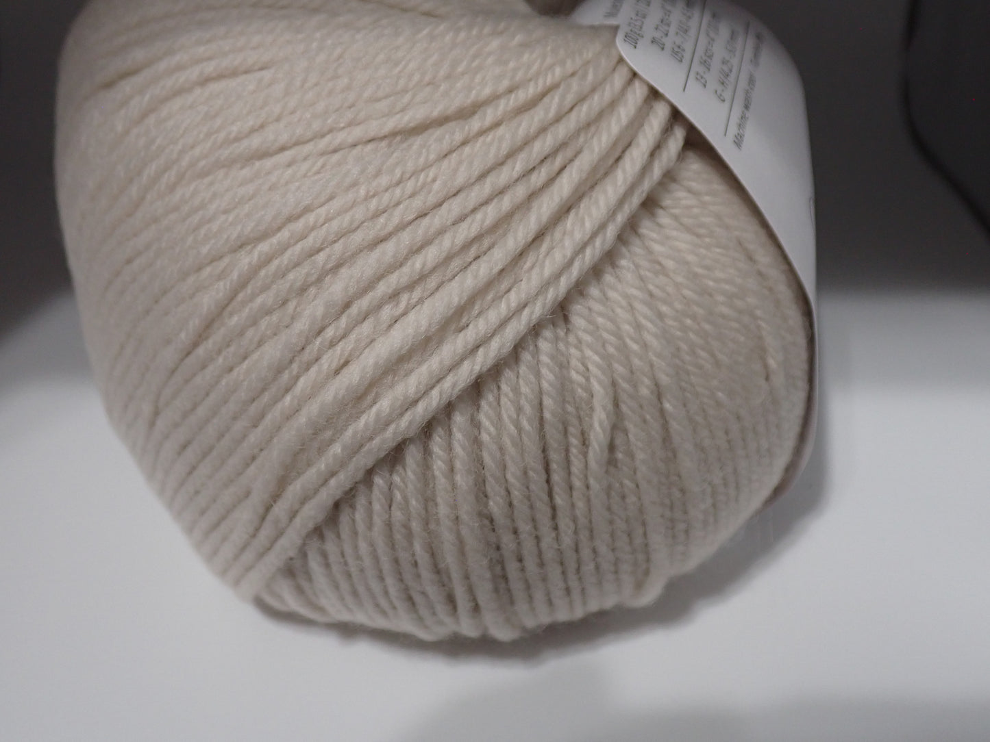 Cascade Yarns 220 Superwash DK weight Frosted Almond