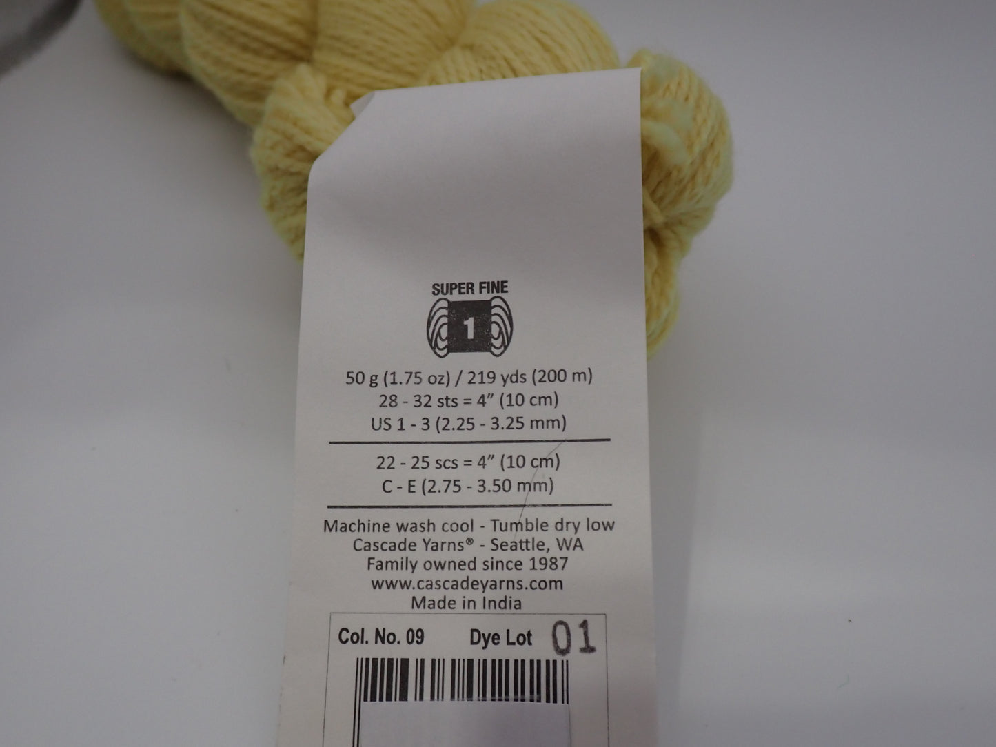 Cascade Yarns 220 Superwash Fingering weight Lemon