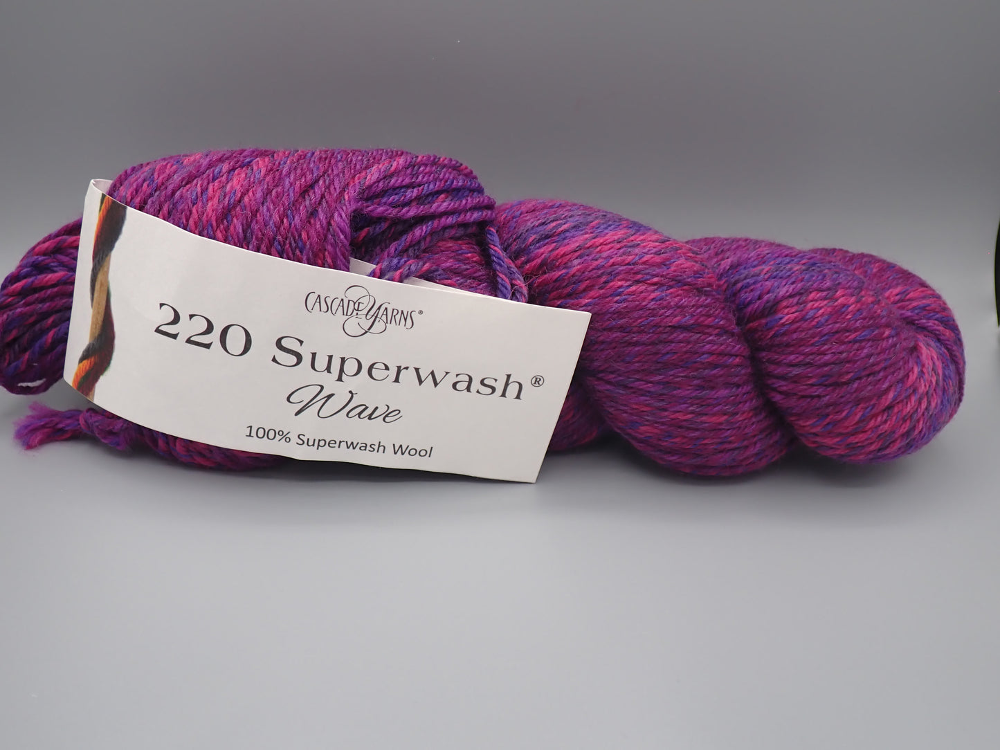 Cascade Yarns 220 Superwash Wave Worsted weight Grapes